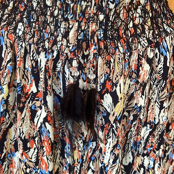 Scully dress, feather motif, Great Western look with cowboy boots - Picture 2 of 5